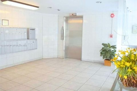 Купить кондоминиум в Майами-Бич, Флорида 1 спальня, 71.26м2, № 2003995 - фото 21