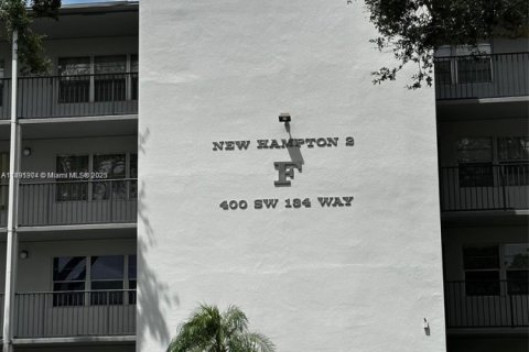 Condo in Pembroke Pines, Florida, 1 bedroom  № 1943921 - photo 8