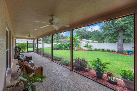 House in Brandon, Florida 4 bedrooms, 265.61 sq.m. № 2426957 - photo 15