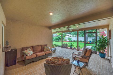 House in Brandon, Florida 4 bedrooms, 265.61 sq.m. № 2426957 - photo 14