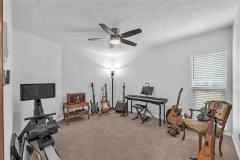 House in Brandon, Florida 4 bedrooms, 265.61 sq.m. № 2426957 - photo 23