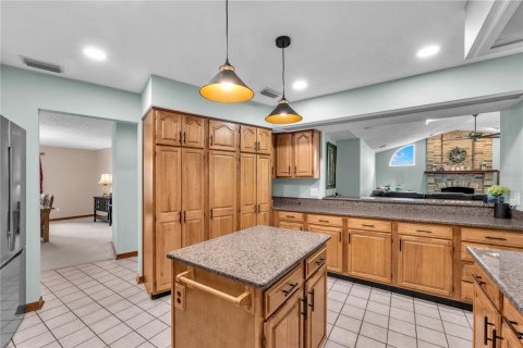 House in Brandon, Florida 4 bedrooms, 265.61 sq.m. № 2426957 - photo 7