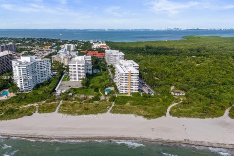 Condo in Key Biscayne, Florida, 2 bedrooms  № 2041171 - photo 3