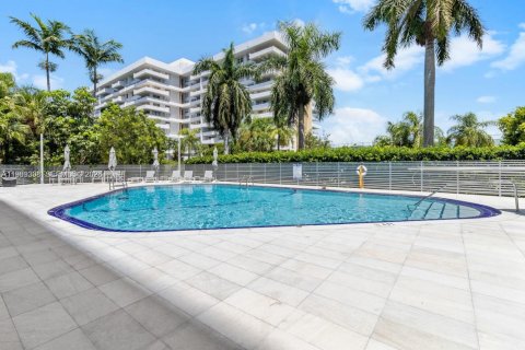 Condo in Key Biscayne, Florida, 2 bedrooms  № 2041171 - photo 7