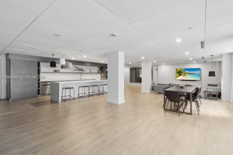 Condo in Key Biscayne, Florida, 2 bedrooms  № 2041171 - photo 10