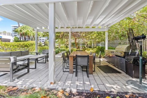 Condo in Key Biscayne, Florida, 2 bedrooms  № 2041171 - photo 16