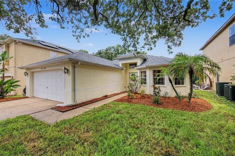 Casa en venta en Tampa, Florida, 4 dormitorios, 193.52 m2 № 2223395 - foto 5