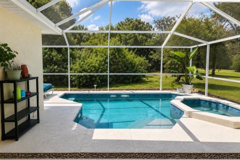 Casa en venta en Tampa, Florida, 4 dormitorios, 193.52 m2 № 2223395 - foto 4