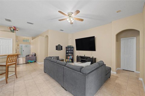 Casa en venta en Tampa, Florida, 4 dormitorios, 193.52 m2 № 2223395 - foto 14