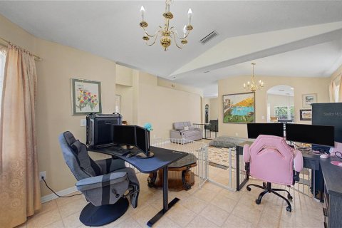 Casa en venta en Tampa, Florida, 4 dormitorios, 193.52 m2 № 2223395 - foto 11