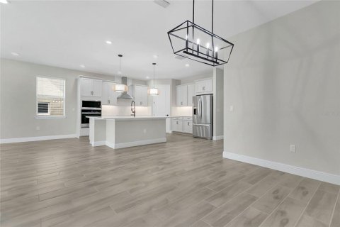 House in Minneola, Florida 5 bedrooms, 294.22 sq.m. № 2391449 - photo 9