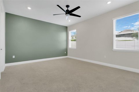 House in Minneola, Florida 5 bedrooms, 294.22 sq.m. № 2391449 - photo 10