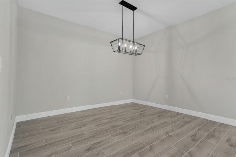 House in Minneola, Florida 5 bedrooms, 294.22 sq.m. № 2391449 - photo 8