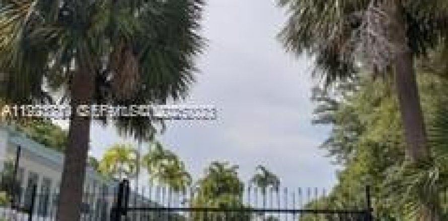 Студия в кондо в Майами, Флорида № 1982455