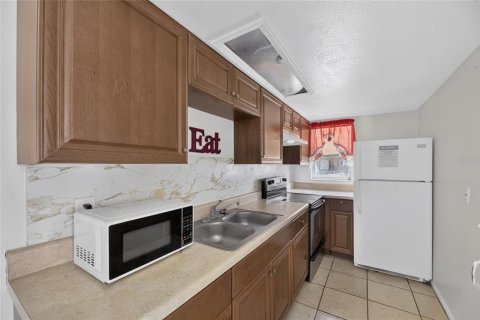 Купить коммерческую недвижимость в Тампа, Флорида 8 спален, 153.85м2, № 2201125 - фото 11