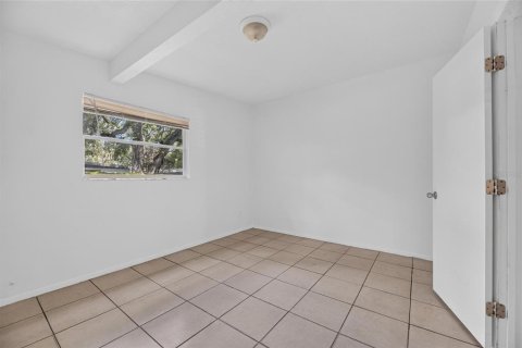 Купить коммерческую недвижимость в Тампа, Флорида 8 спален, 153.85м2, № 2201125 - фото 17