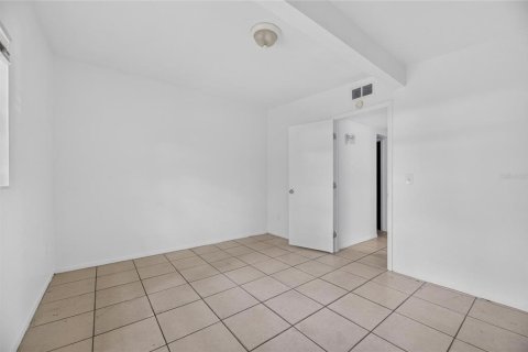 Купить коммерческую недвижимость в Тампа, Флорида 8 спален, 153.85м2, № 2201125 - фото 18