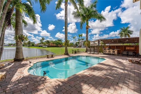 Villa ou maison à louer à Miami, Floride: 5 chambres, 243.22 m2 № 1841186 - photo 9