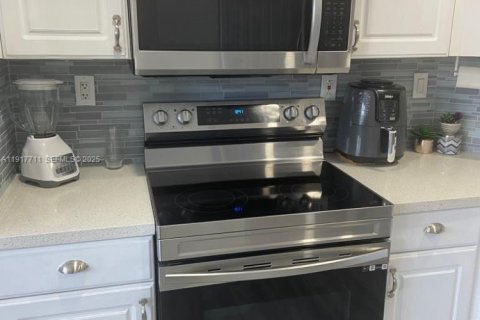 Touwnhouse à louer à Miami, Floride: 2 chambres, 125.42 m2 № 1984250 - photo 23