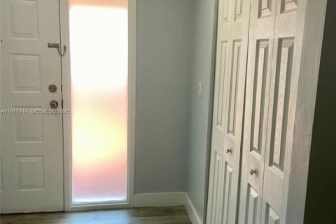 Touwnhouse à louer à Miami, Floride: 2 chambres, 125.42 m2 № 1984250 - photo 21