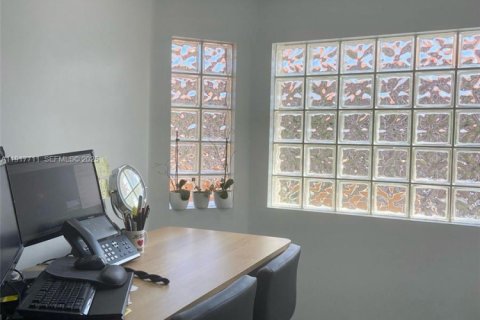 Touwnhouse à louer à Miami, Floride: 2 chambres, 125.42 m2 № 1984250 - photo 8