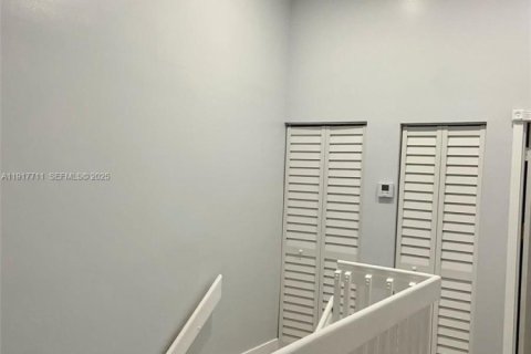 Touwnhouse à louer à Miami, Floride: 2 chambres, 125.42 m2 № 1984250 - photo 9