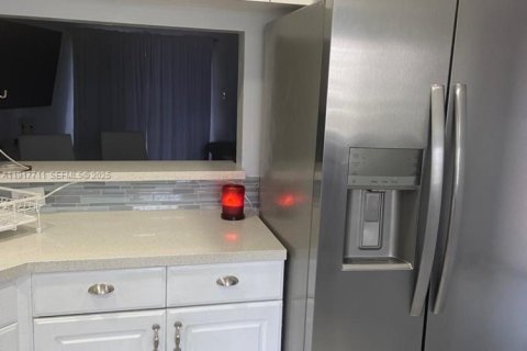 Touwnhouse à louer à Miami, Floride: 2 chambres, 125.42 m2 № 1984250 - photo 30