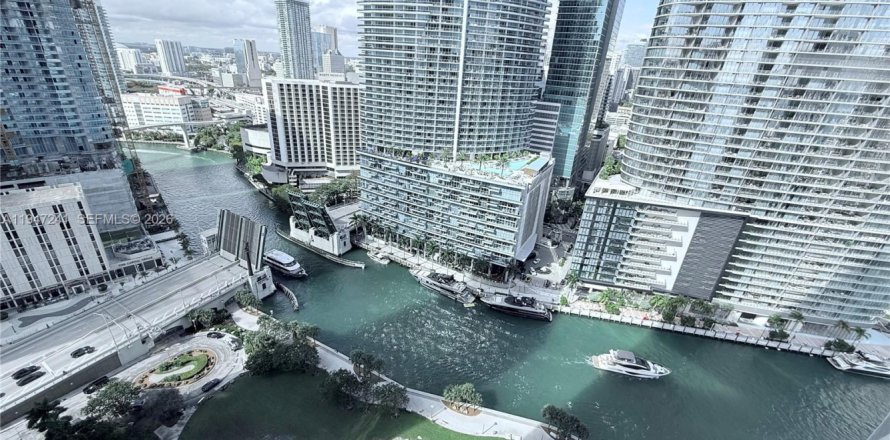 Condominio en Miami, Florida, 1 dormitorio  № 2006008