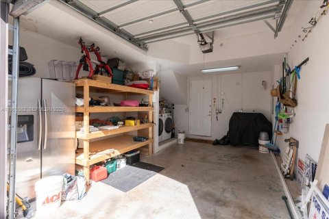 Condo in Miami, Florida, 2 bedrooms  № 2052839 - photo 26