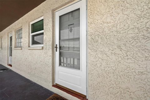 Купить кондоминиум в Нью-Порт-Ричи, Флорида 3 комнаты, 75.81м2, № 2224991 - фото 2