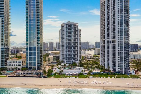 Condominio en venta en Sunny Isles Beach, Florida, 61.69 m2 № 2031854 - foto 9