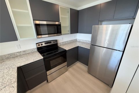 Снять в аренду кондоминиум в Орландо, Флорида 2 комнаты, 69.68м2, № 2102799 - фото 2