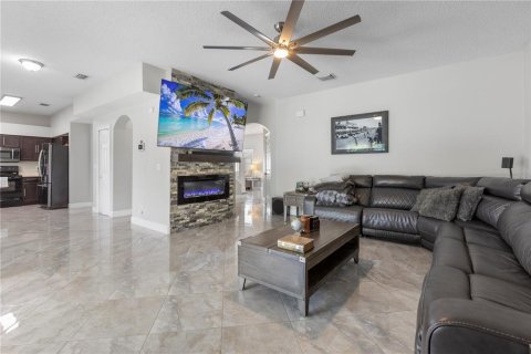 House in Riverview, Florida 4 bedrooms, 220.18 sq.m. № 1911360 - photo 14