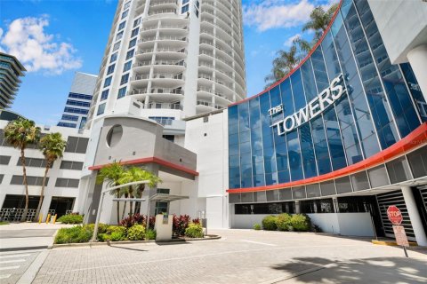 Condo in Tampa, Florida, 3 bedrooms № 2138979