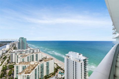 Condominio en venta en Hollywood, Florida, 2 dormitorios, 109.53 m2 № 2039661 - foto 29