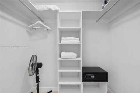 Condominio en venta en Hollywood, Florida, 2 dormitorios, 109.53 m2 № 2039661 - foto 20