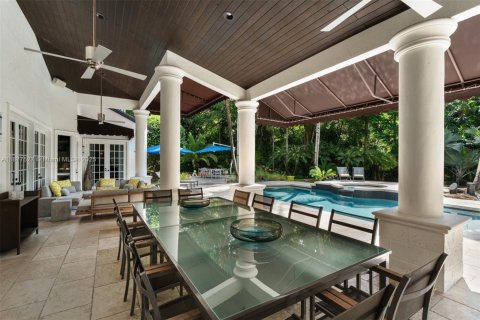 Villa ou maison à vendre à Pinecrest, Floride: 6 chambres, 544.41 m2 № 2077832 - photo 9