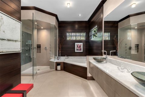 Villa ou maison à vendre à Pinecrest, Floride: 6 chambres, 544.41 m2 № 2077832 - photo 8