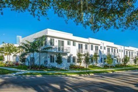 Condominio en Miami, Florida, 2 dormitorios  № 2084956