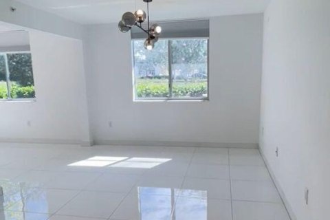 Condominio en venta en Miami, Florida, 2 dormitorios, 97.55 m2 № 2084956 - foto 3