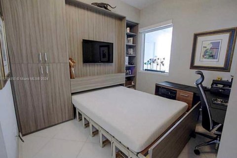 Condo in Miami, Florida, 2 bedrooms  № 1729184 - photo 20