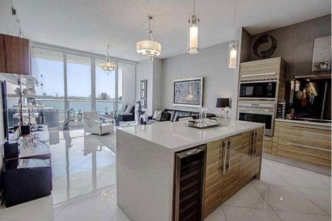 Condo in Miami, Florida, 2 bedrooms  № 1729184 - photo 5