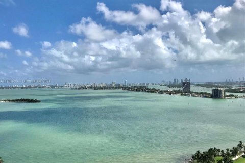 Condo in Miami, Florida, 2 bedrooms  № 1729184 - photo 4