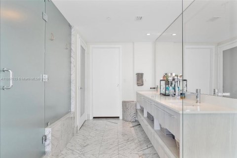 Condo in Miami, Florida, 3 bedrooms  № 1942368 - photo 8