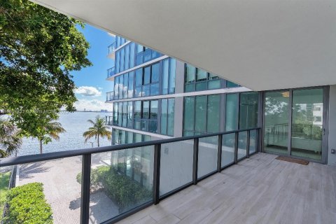 Condo in Miami, Florida, 3 bedrooms  № 1942368 - photo 15