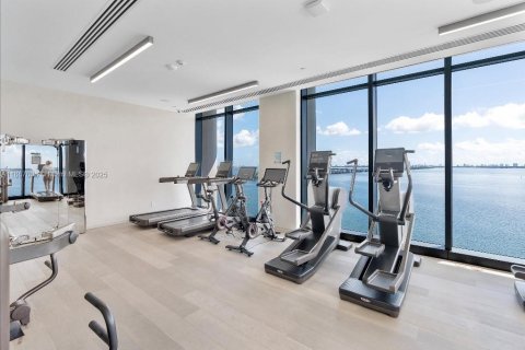 Condo in Miami, Florida, 3 bedrooms  № 1942368 - photo 22