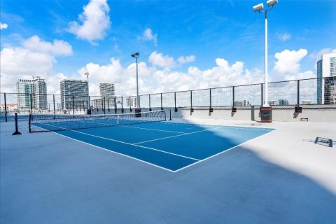 Condo in Miami, Florida, 3 bedrooms  № 1942368 - photo 24
