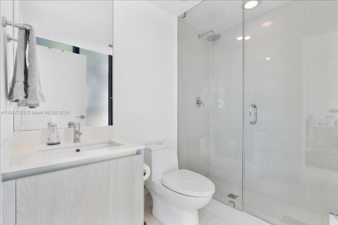 Condo in Miami, Florida, 3 bedrooms  № 1942368 - photo 18