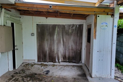 Propiedad comercial en alquiler en Saint Petersburg, Florida, 832.22 m2 № 1554837 - foto 2