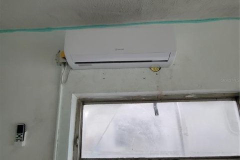 Propiedad comercial en alquiler en Saint Petersburg, Florida, 832.22 m2 № 1554837 - foto 11